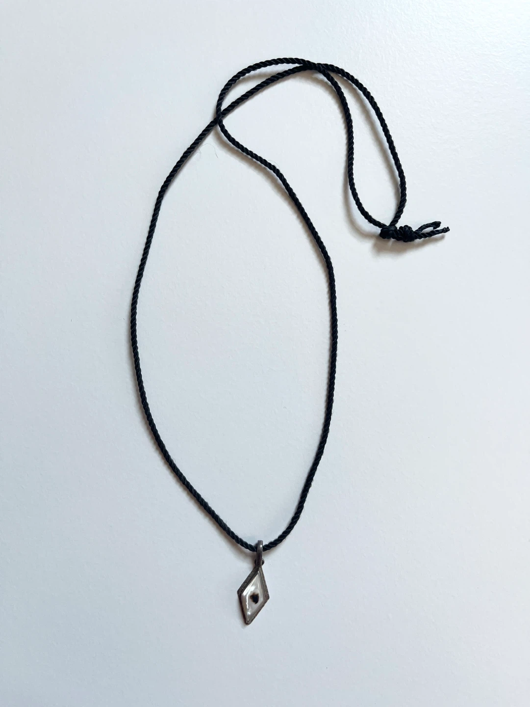 Diamond shape pendant necklace