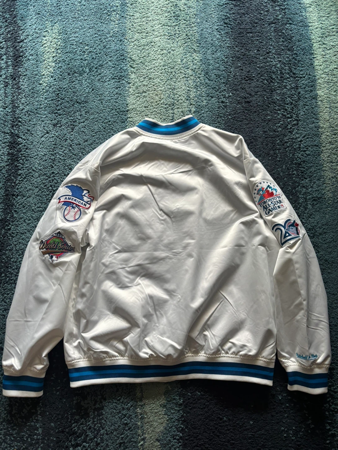 Mitchell & Ness Toronto Blue Jays Satin Bomber Jacket 2X-Large - photo 3