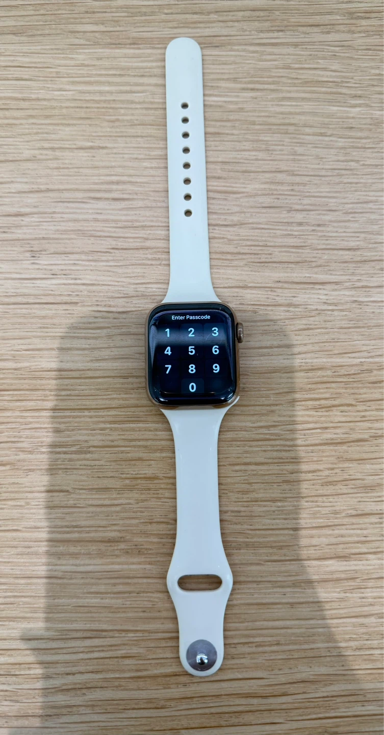 Apple Watch Series 4 (GPS, 40mm) - Gold Stainless Steel