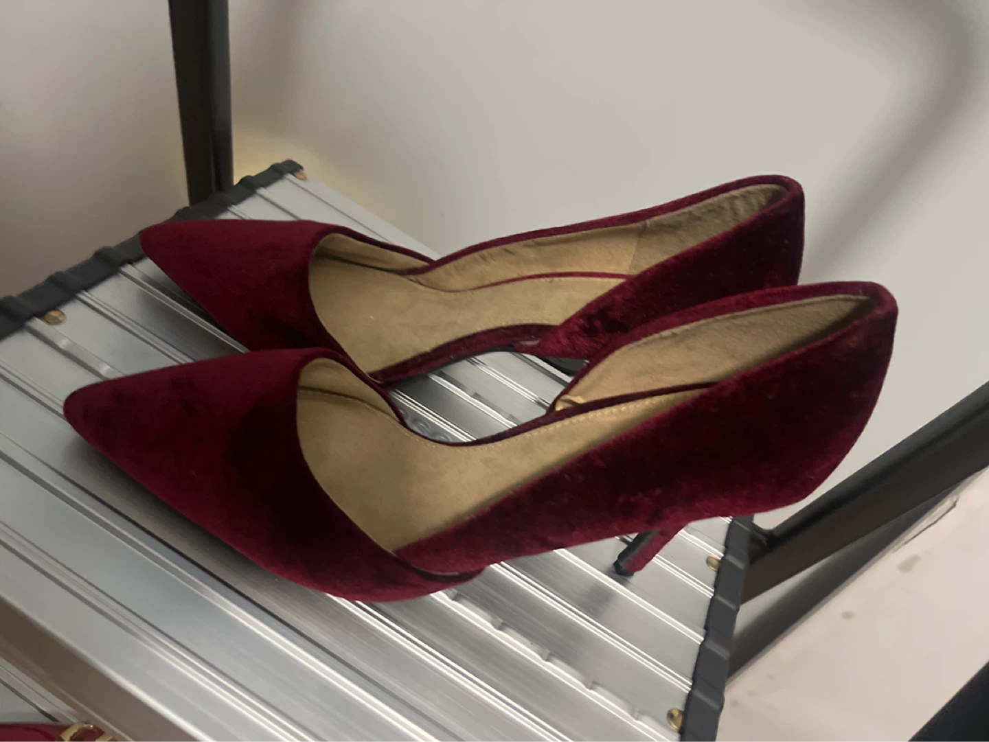 Old Navy Velvet Heels - photo 3