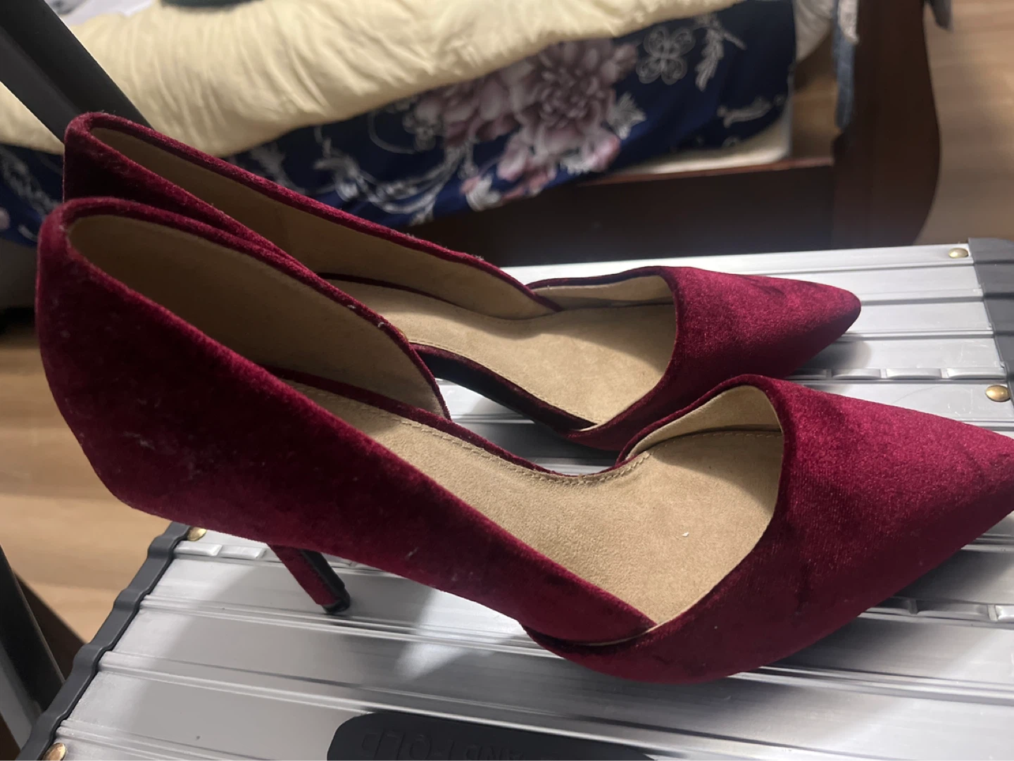 Old Navy Velvet Heels - photo 2