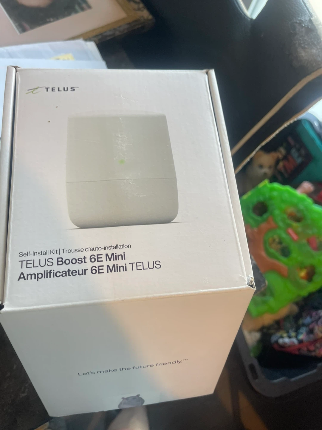 TELUS Boost 6E Mini WiFi Amplifier