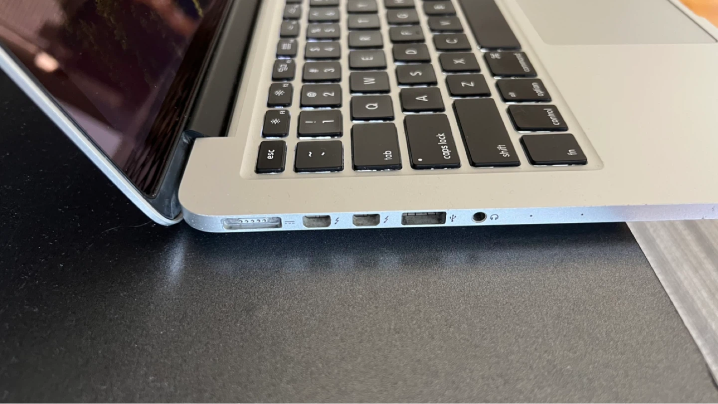 2015 MacBook Pro 13-inch, New Battery - photo 3