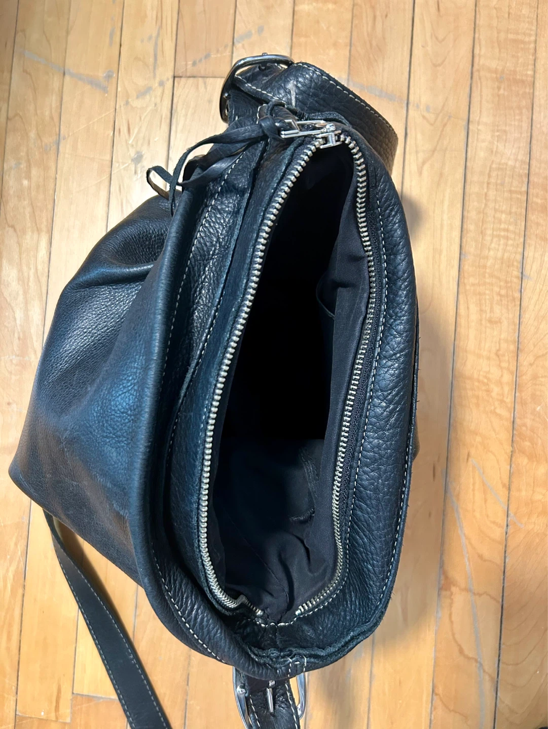 Roots Black Leather Shoulder Bag - photo 4