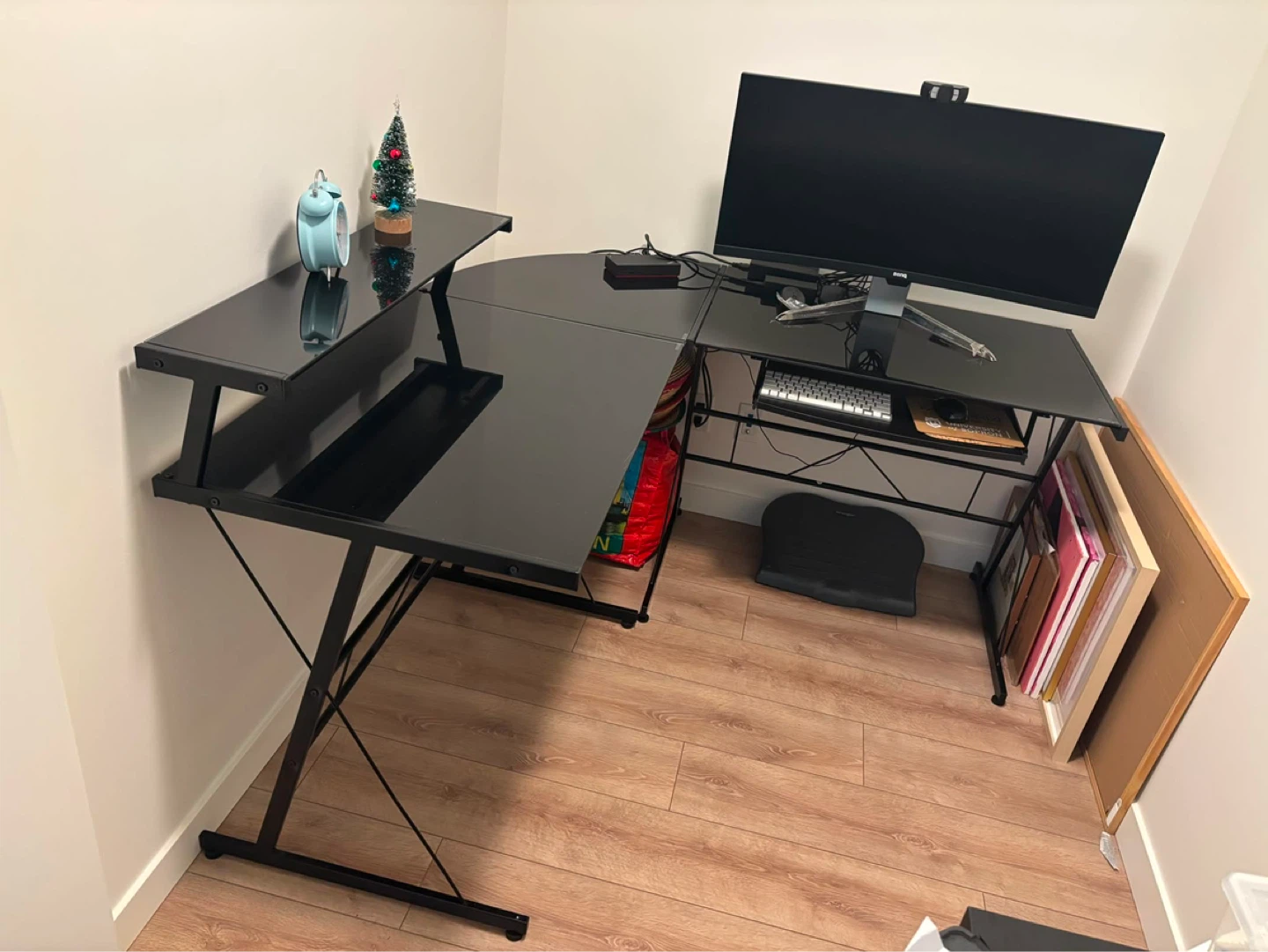 Mila L-Shaped 59"W Desk with Dark Glass Top - Black