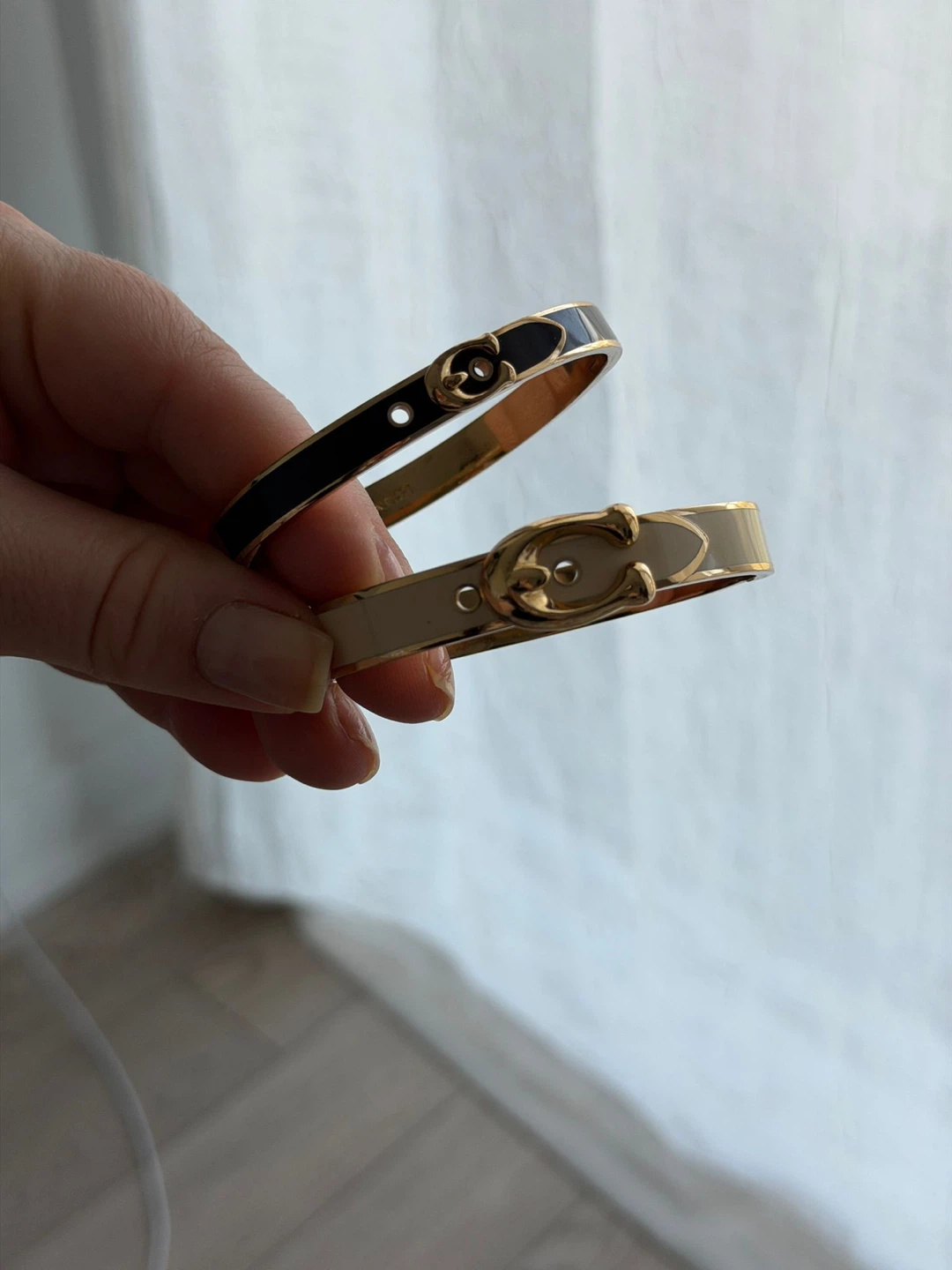 Coach Signature Buckle Bangle - Gold Tone Cream - photo 2