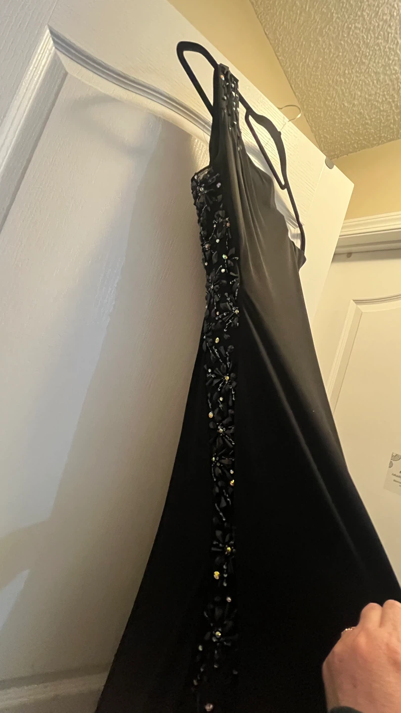 Tony Bowls Evenings Black Embellished One-Shoulder Gown Size 8 - photo 2