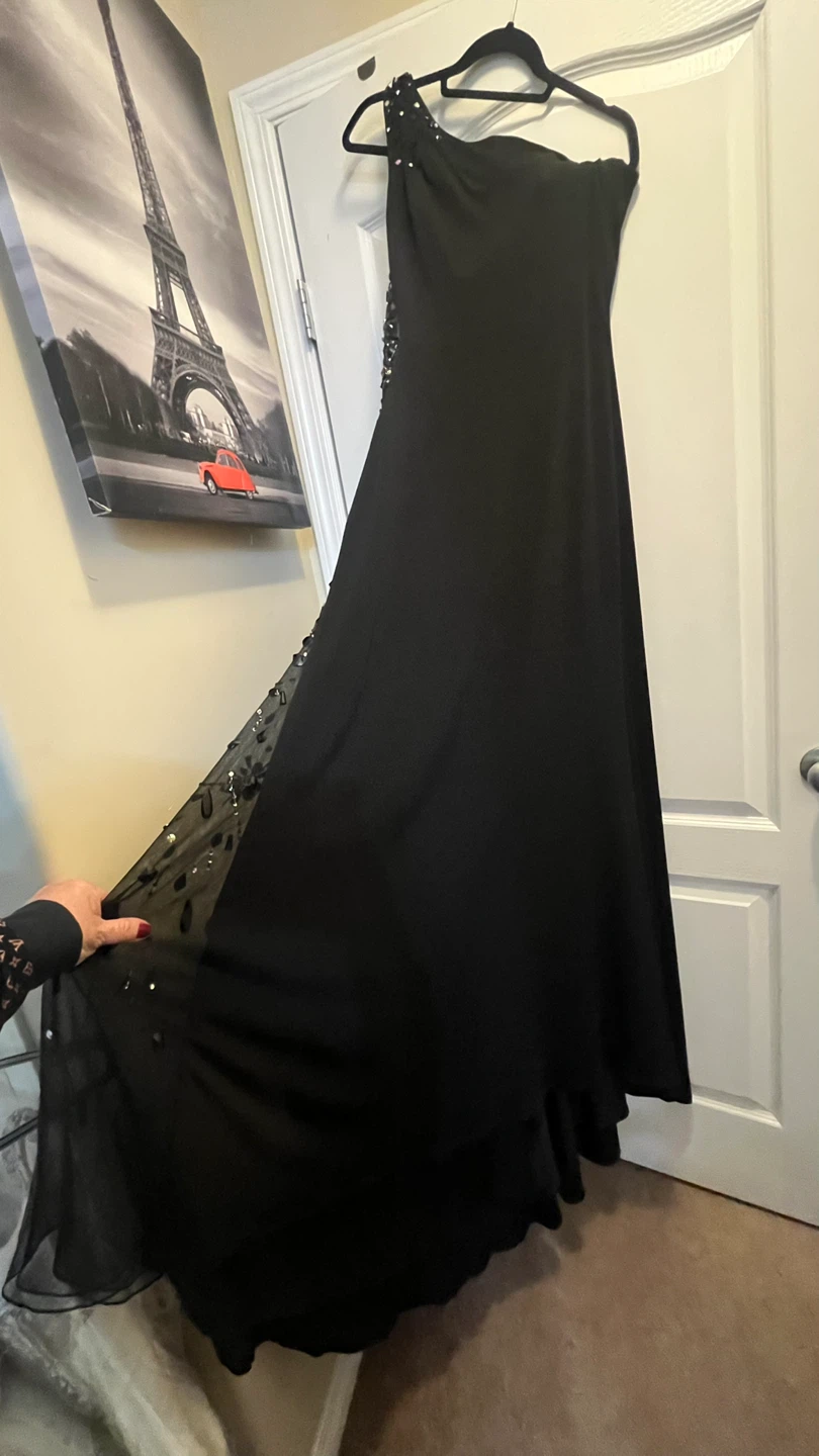 Tony Bowls Evenings Black Embellished One-Shoulder Gown Size 8 - photo 4