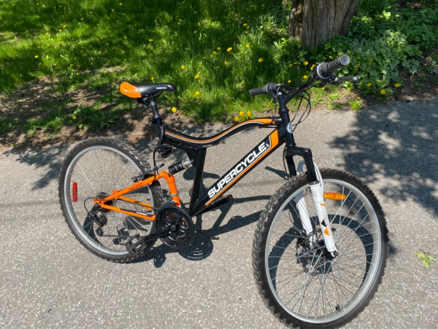 Supercycle 21-Speed Mountain Bike – Like New Condition