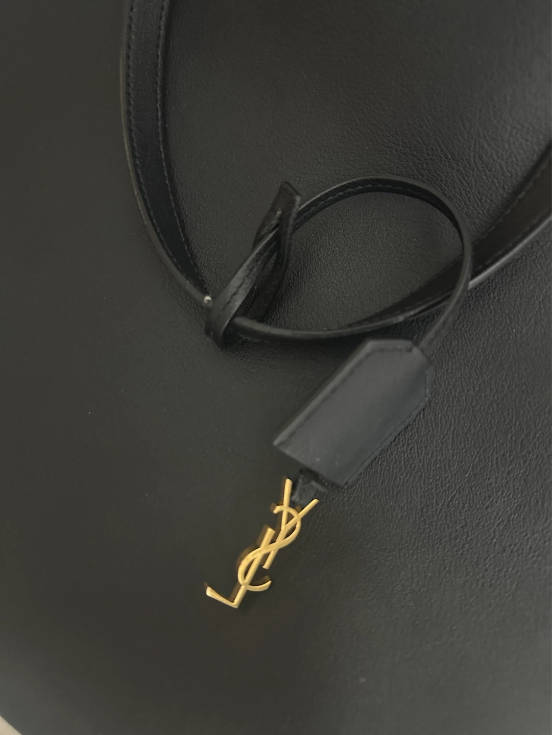 Shopping Saint Laurent in Leather - photo 2