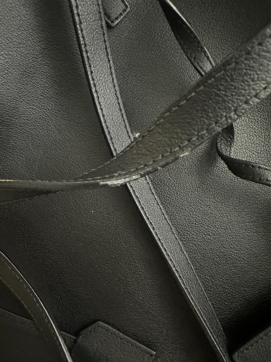 Shopping Saint Laurent in Leather - photo 4