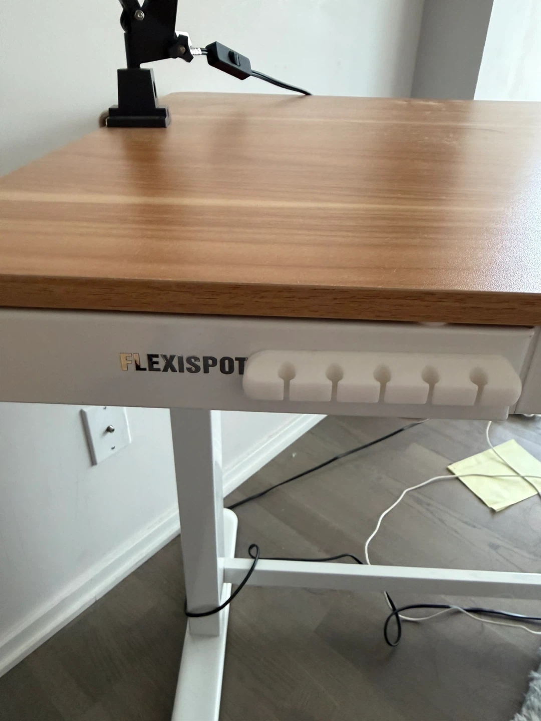 Adjustable Standing Desk + FREE LAMP - photo 3