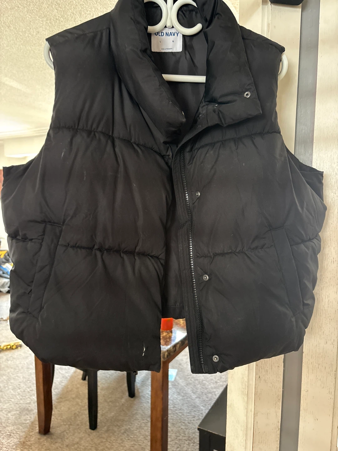 Old Navy Black Puffer Vest - Size L