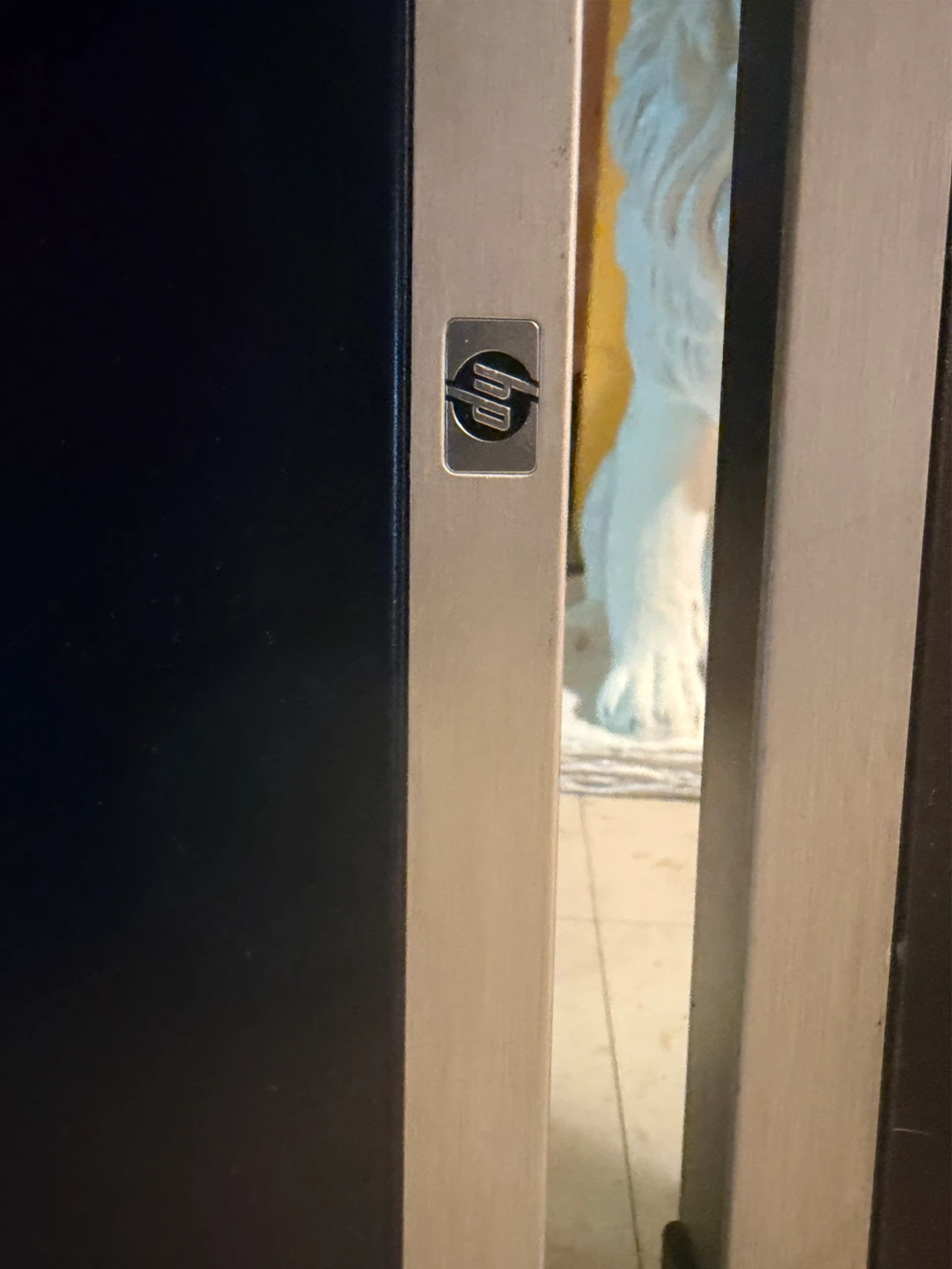 HP LA2205wg LCD Monitor (dual monitors) - photo 5