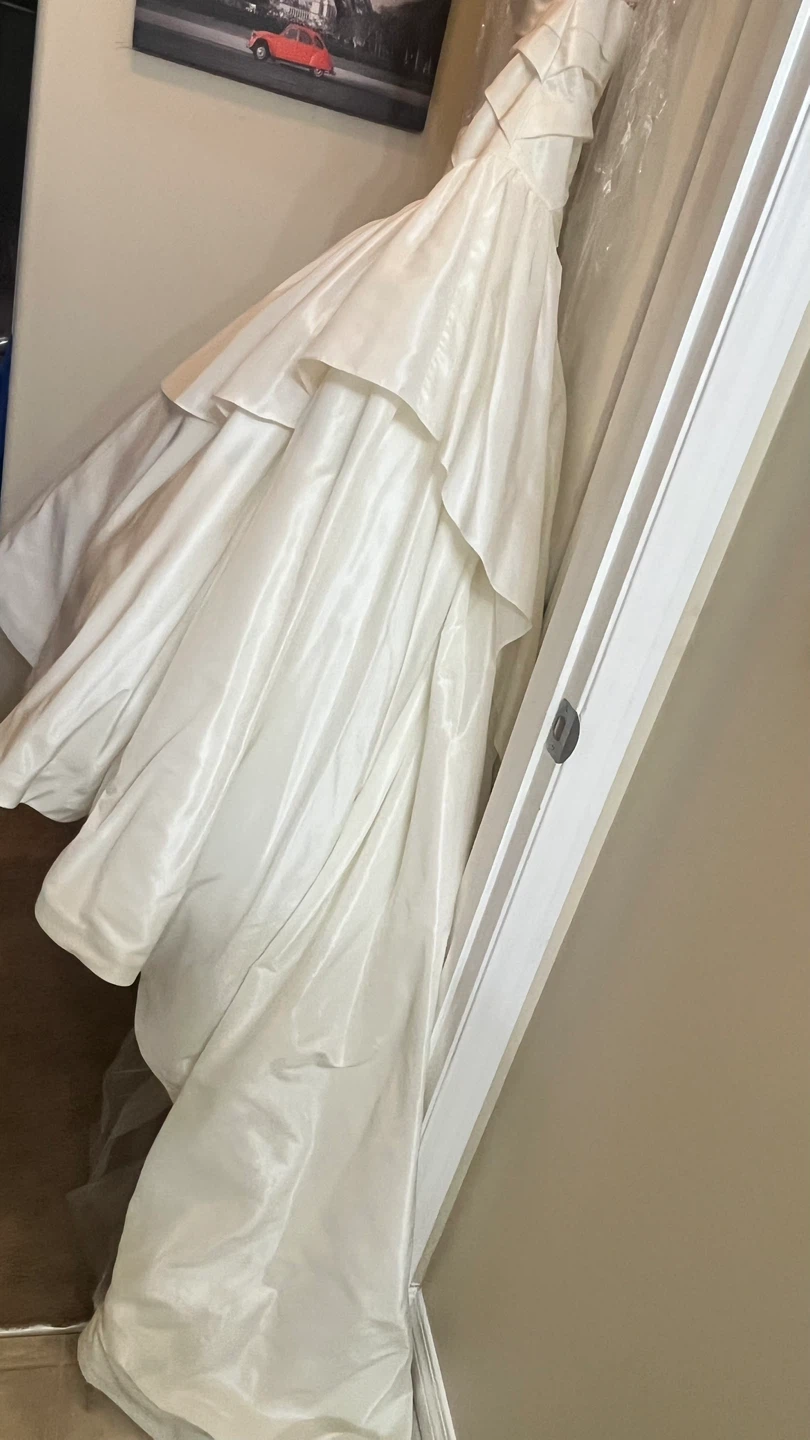 One-shoulder Beaded Wedding Dress - photo 3
