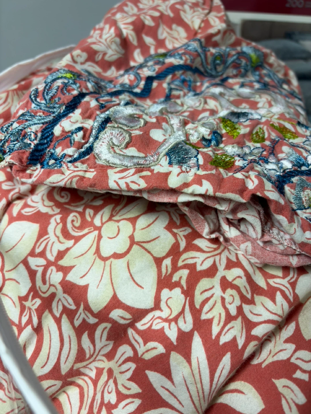 Decorative  comforter set