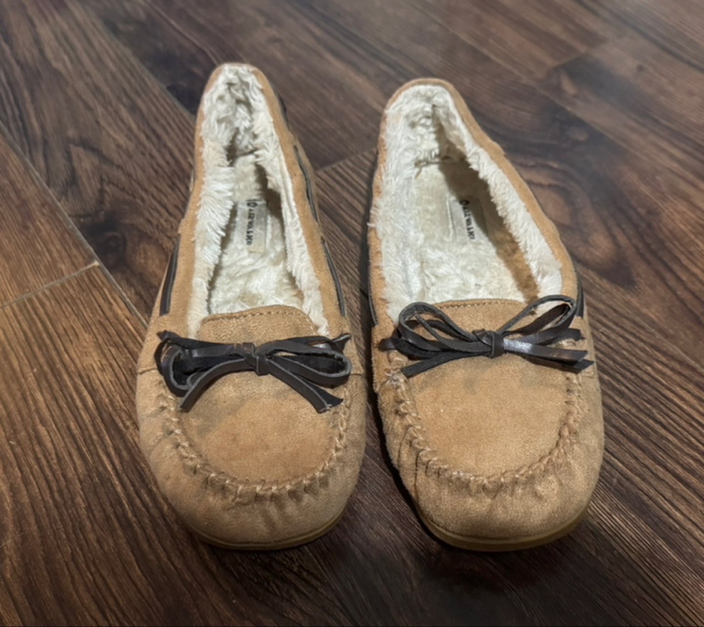 Dearfoam Moccasin Slippers Size 5 Kids, Size 7 Women’s - photo 2