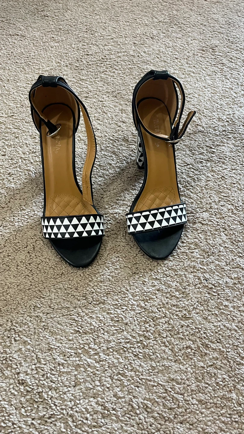 D'ARTE Black and White Geometric Heeled Sandals