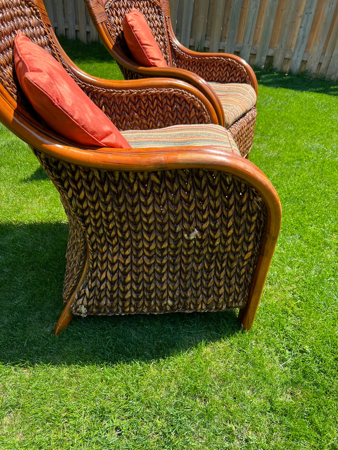Vintage Pier 1 Wicker Accent Chairs with Cushions (Pair) - photo 3