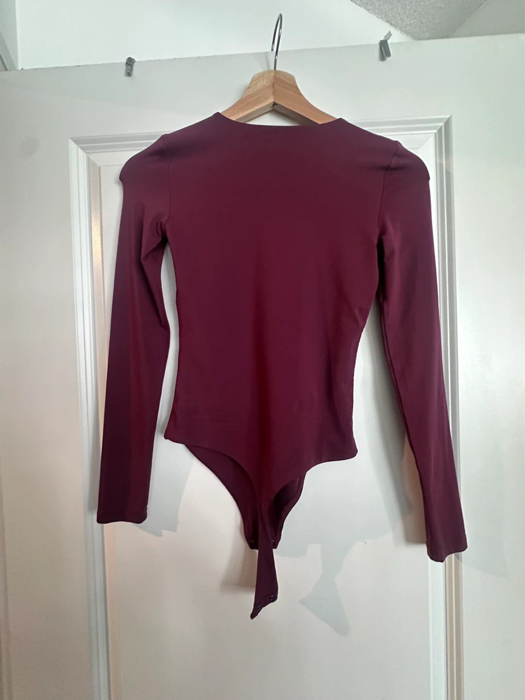 Aritzia Contour Long Sleeve Bodysuit Burgundy XS - photo 4