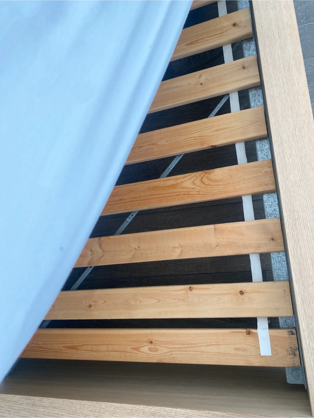 Wooden Bed Frame & Simmons - photo 2