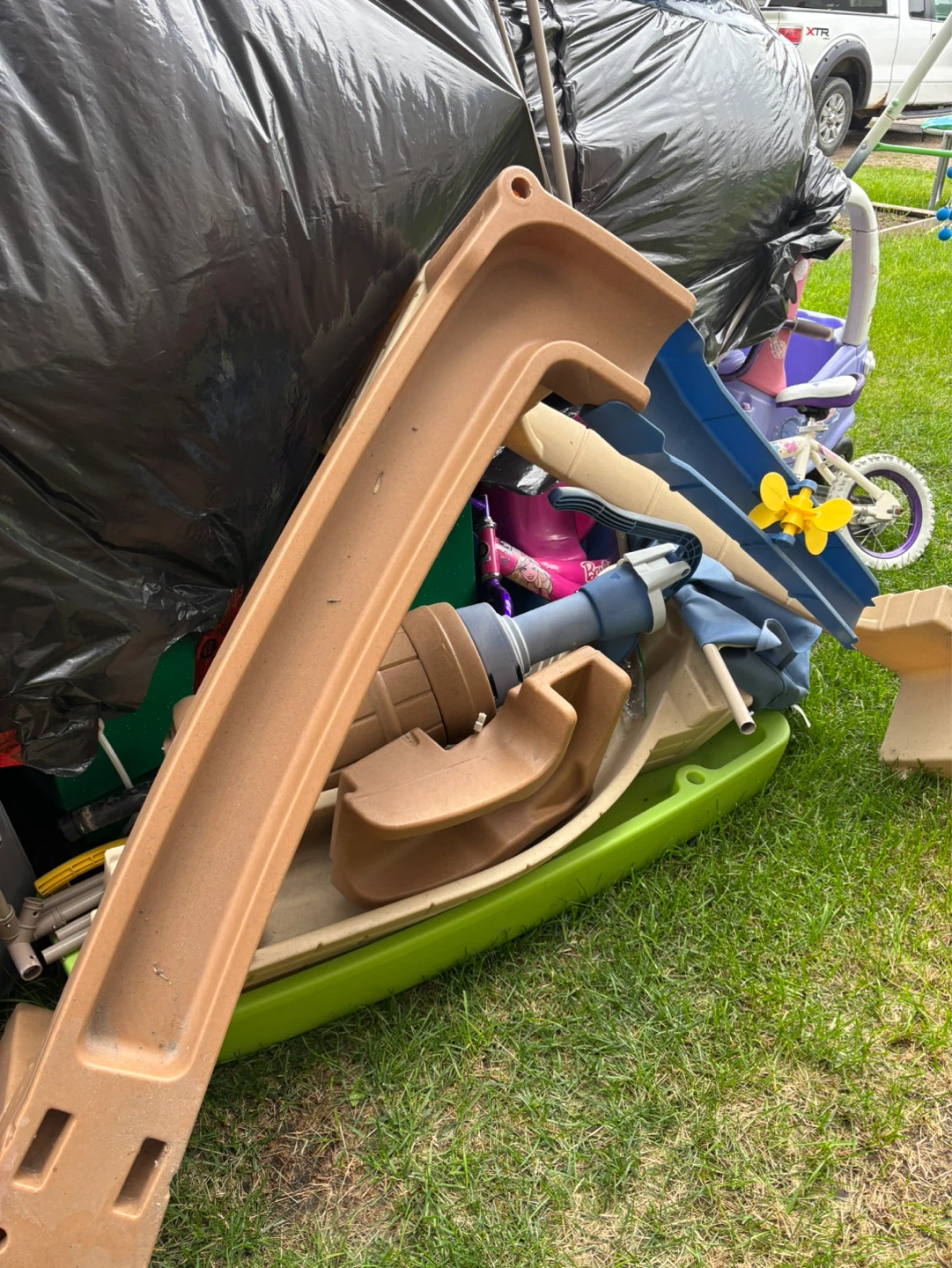 Step2 Outdoor Water Activity Play Table - photo 3