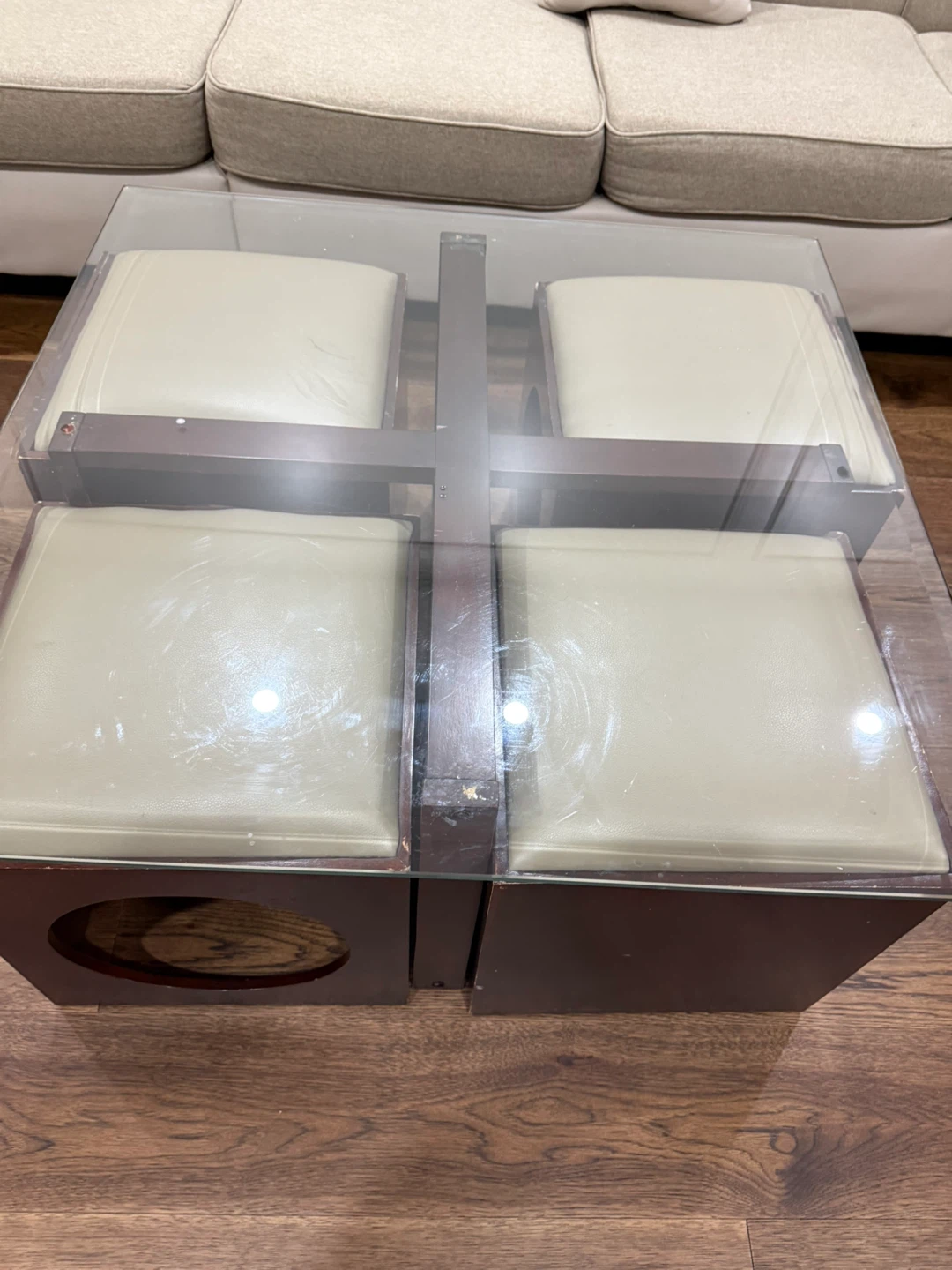 Coffee table with 4 stools