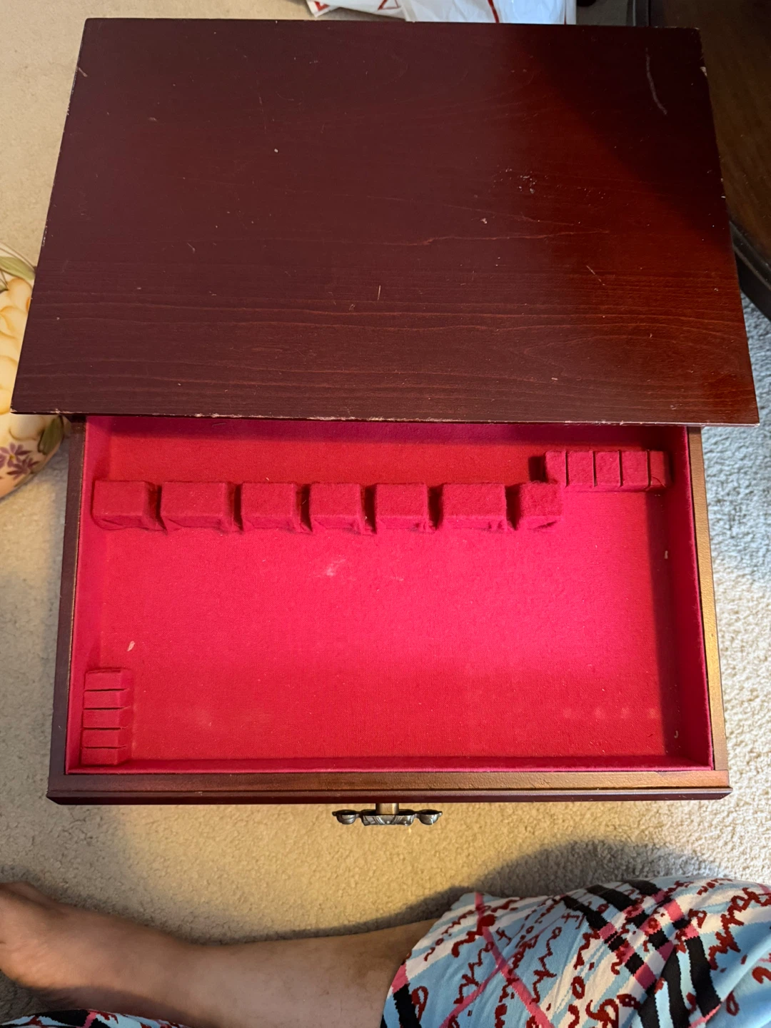 Vintage Mahogany Jewelry/Silverware Chest with Brass Hardware - photo 5