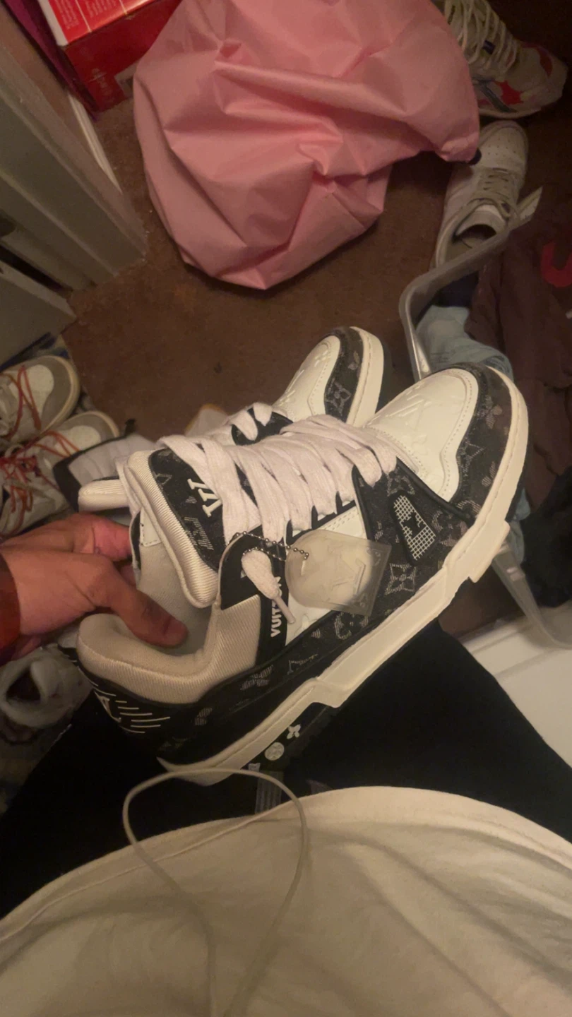 Louis Vuitton Sneakers