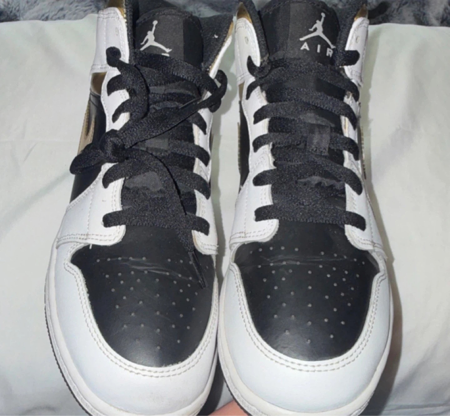 Air Jordan 1 Mid SE Youth Sneakers White Gold Black - photo 3