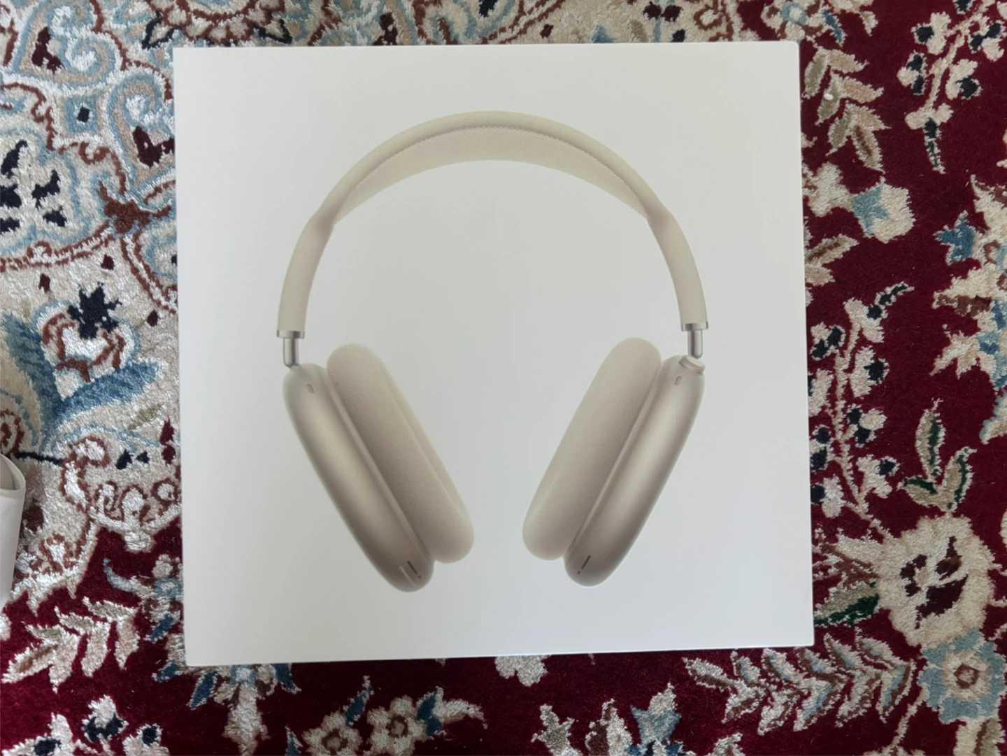 Apple AirPods Max(NEED GONE FAST FIRST OFFER WILL BE ACCEPTED)