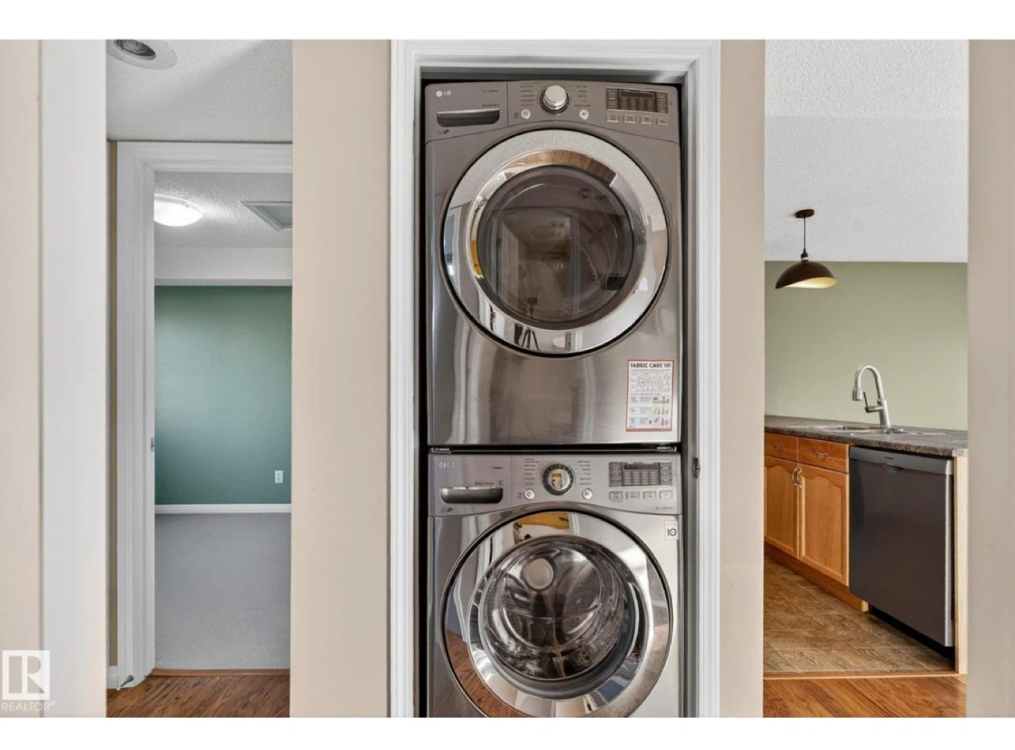 2 Bedroom 1 Bathroom condo for rent - photo 3