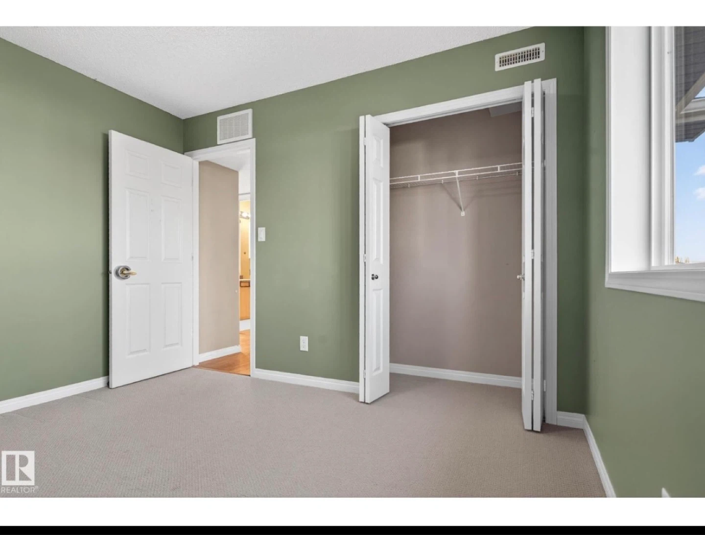 2 Bedroom 1 Bathroom condo for rent - photo 5