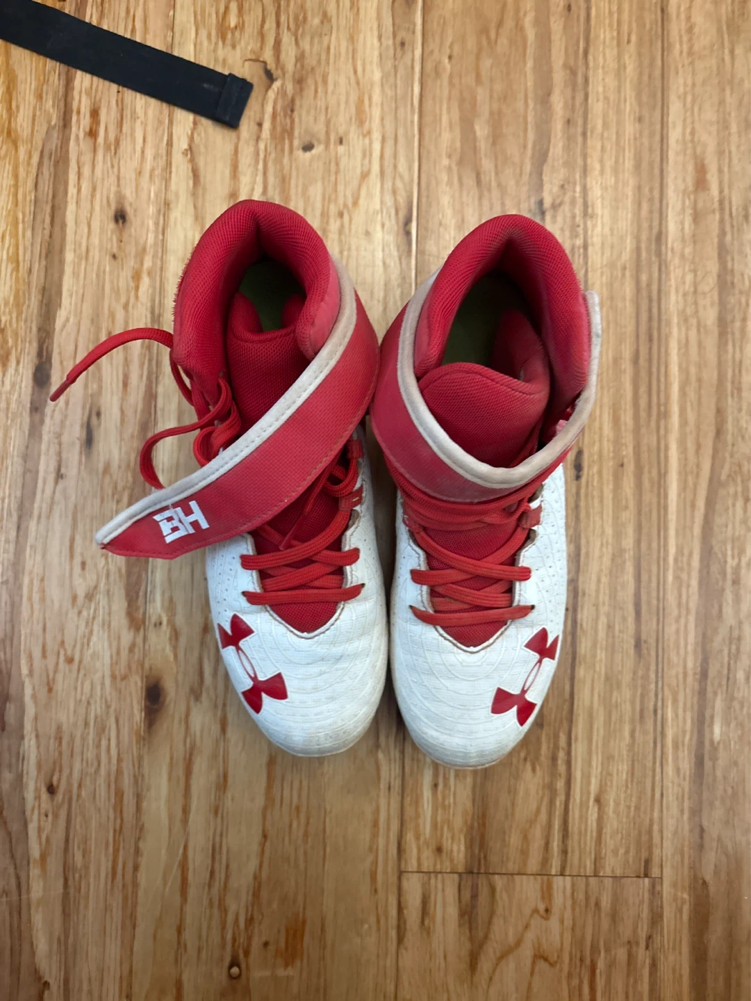 Under Armour Youth Baseball Cleats Size 4