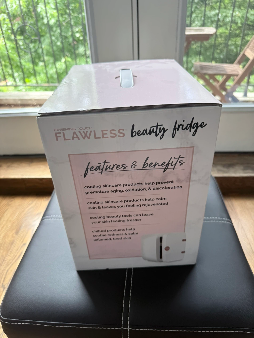 Finishing Touch Flawless Beauty Fridge - photo 3