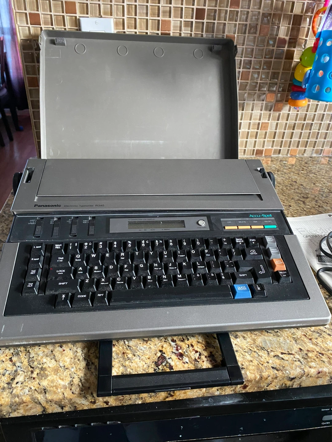 Panasonic Electronic Typewriter R340