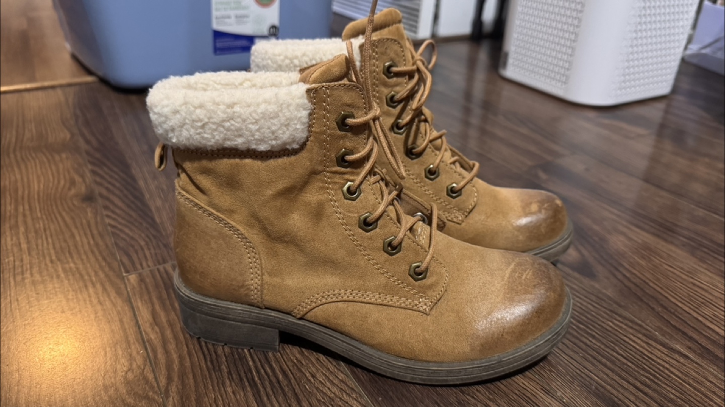 Brown Suede Lace-Up Boots with Sherpa Lining