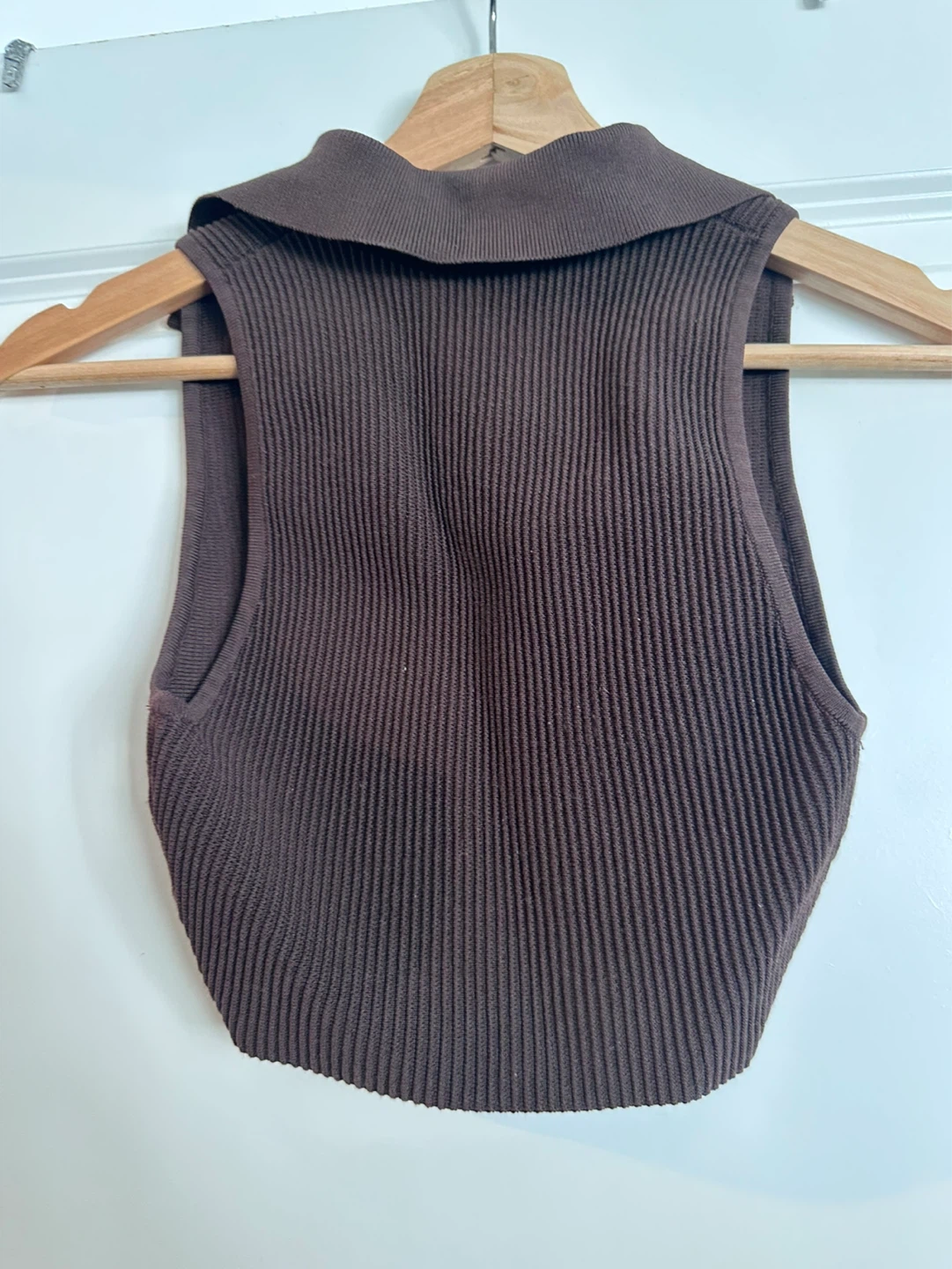 Babaton Brown Sculpt Knit Cropped Top Size 2XS - photo 2