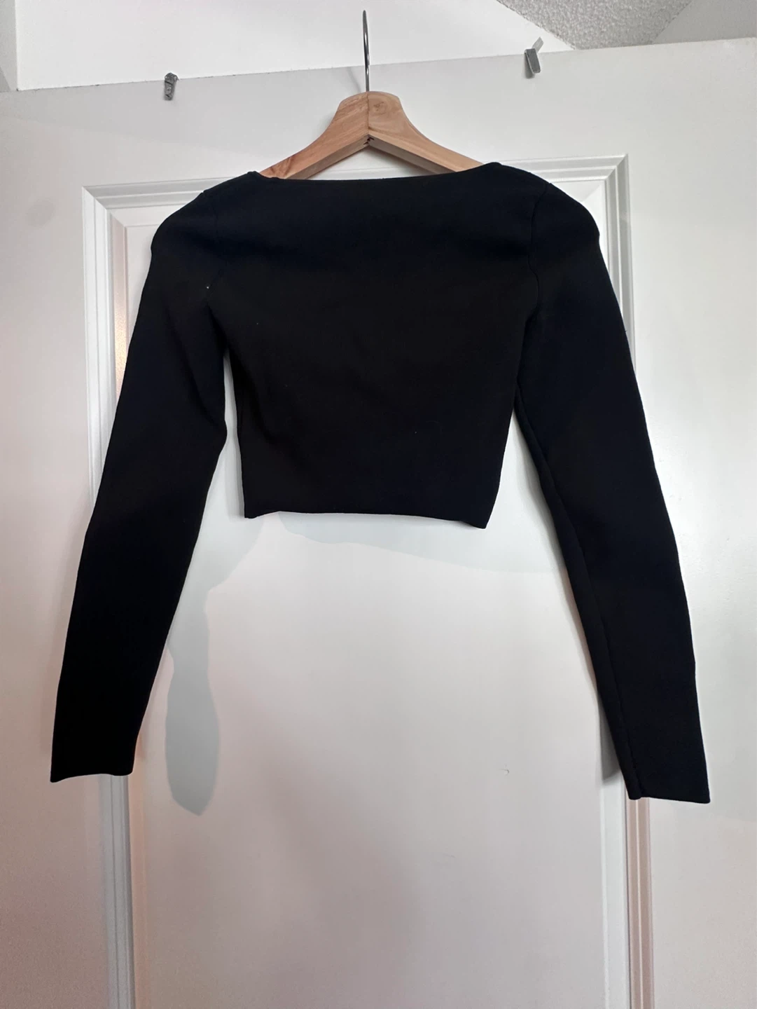 Babaton Black Long Sleeve Cropped Top Size 2XS - photo 2