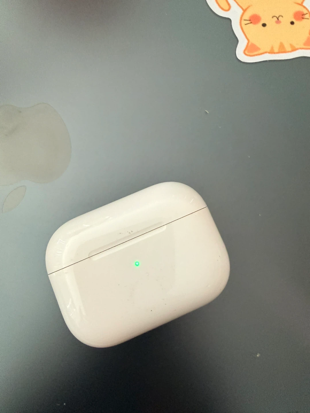 Apple AirPods Pro (1st Gen) with Charging Case - photo 2