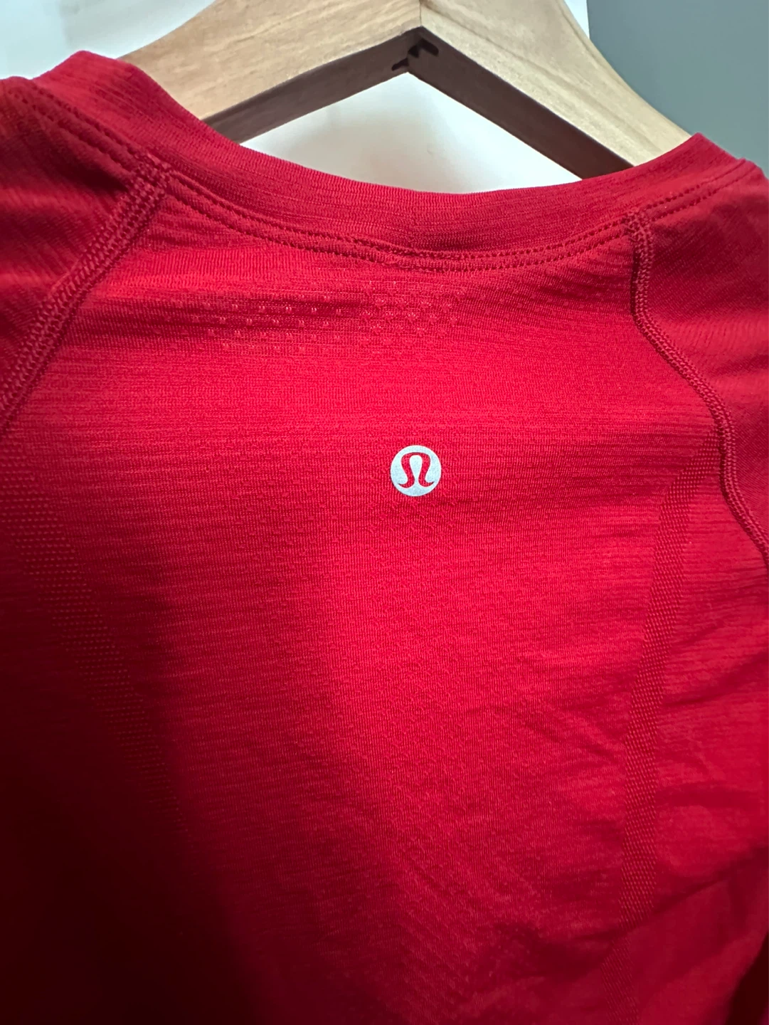 Lululemon Red Swiftly Tech Long Sleeve Size 2 - photo 2