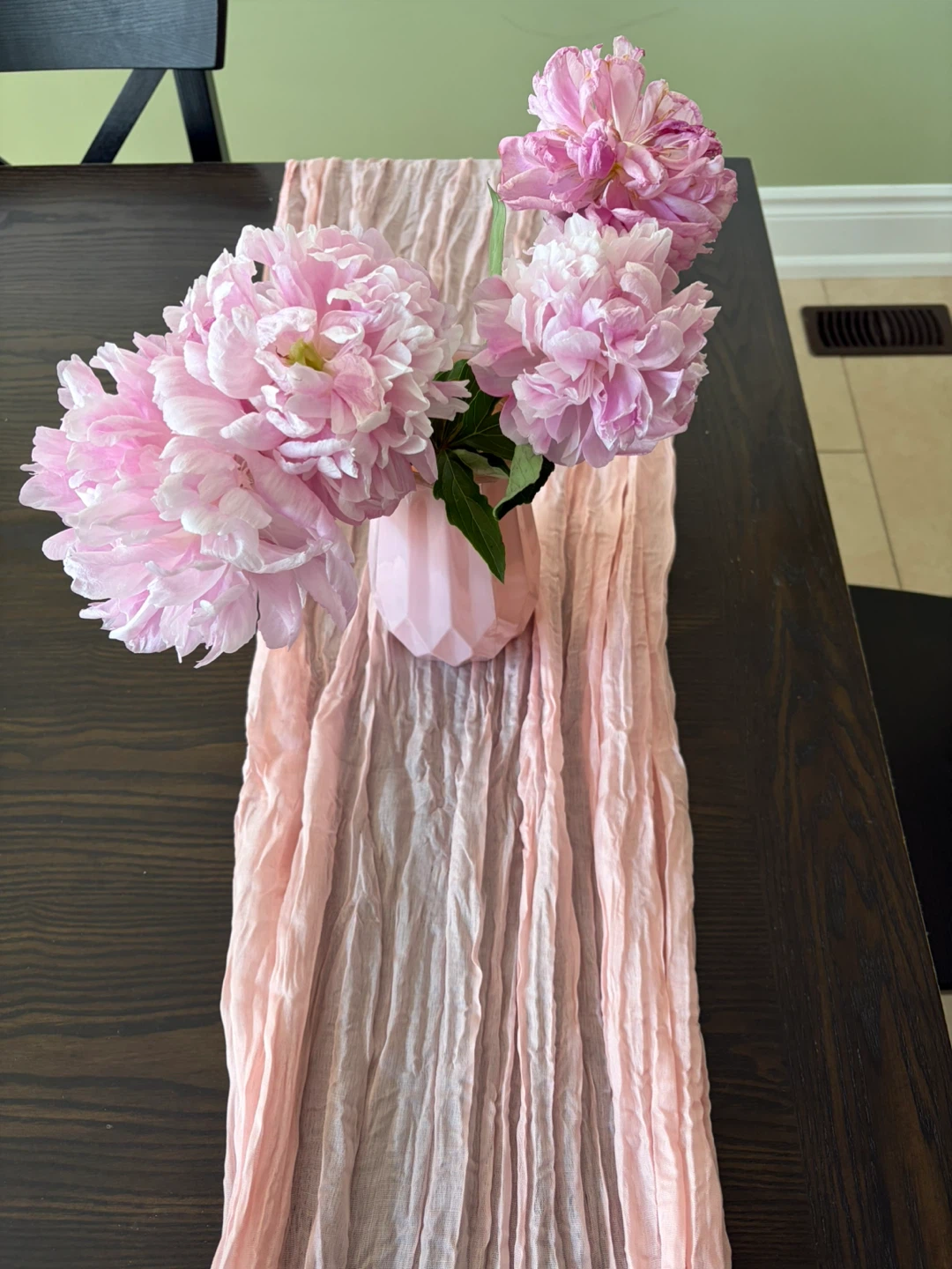 Light Pink Crushed Fabric Table Runners - 14 pieces - photo 2