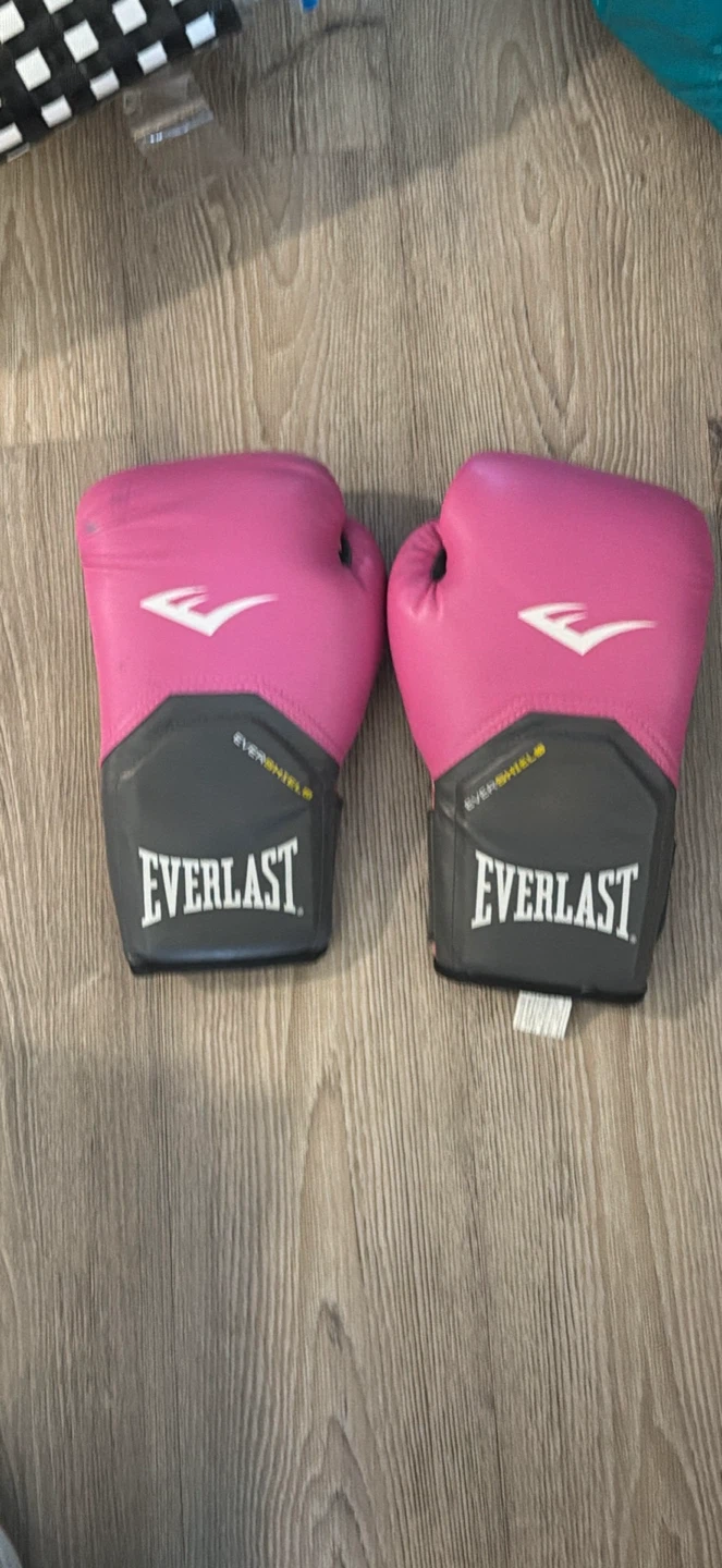 Everlast Pink Boxing Gloves