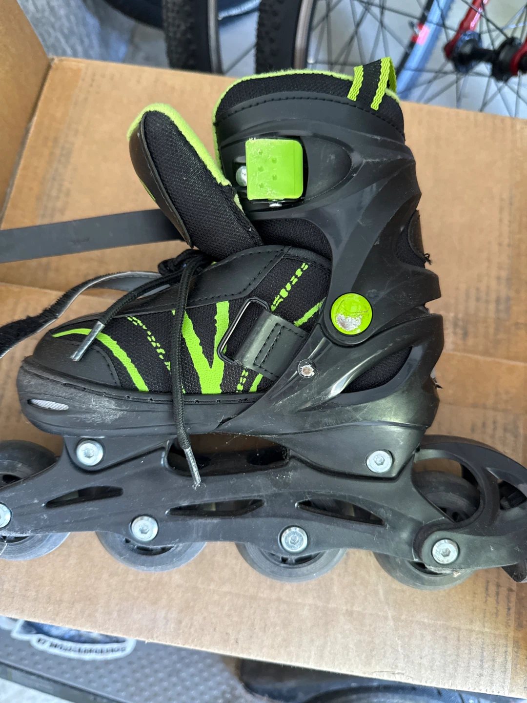 4 Pairs of Rollerblades Great Condition - photo 3