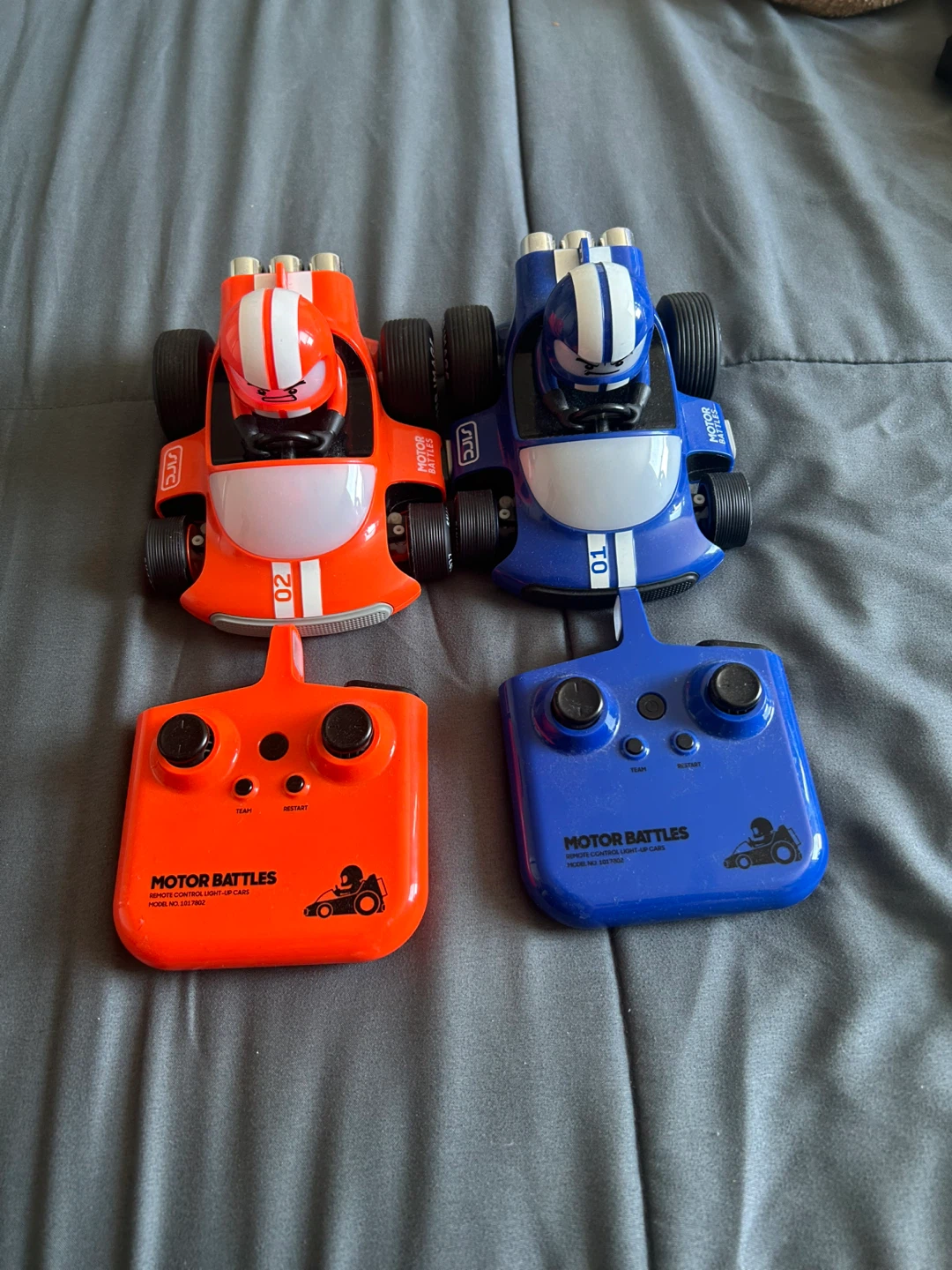 Motor Battles Remote Control Light-Up Cars (Set of 2)