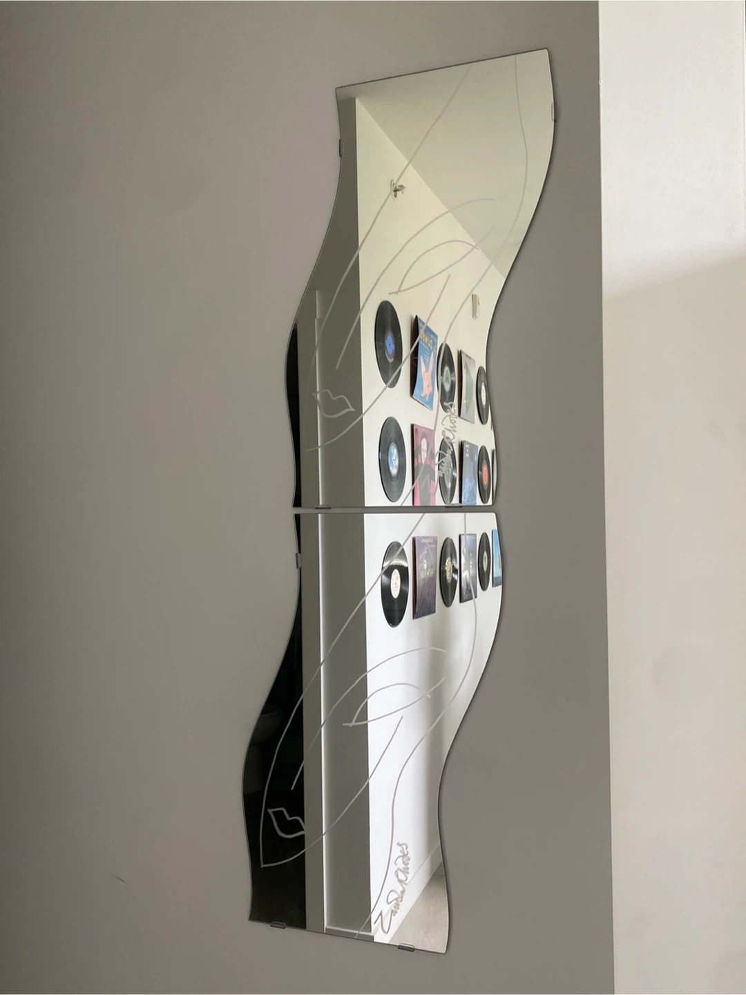 Unique Wavy Mirror