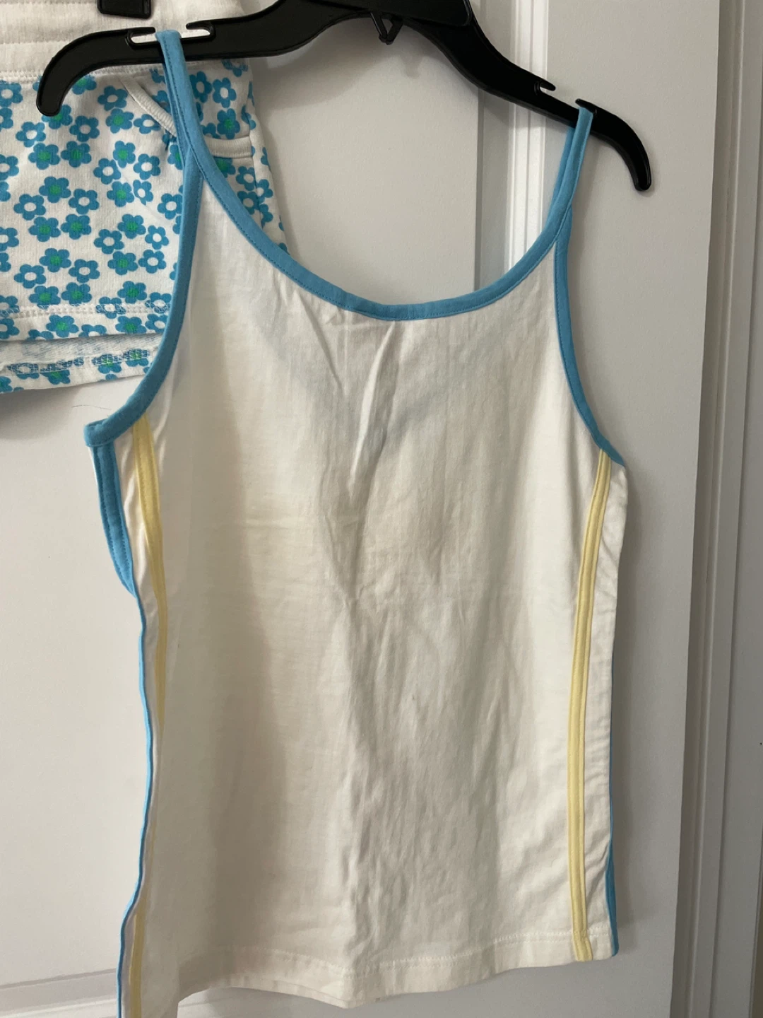 White Floral Tank Top and Shorts Set - photo 3