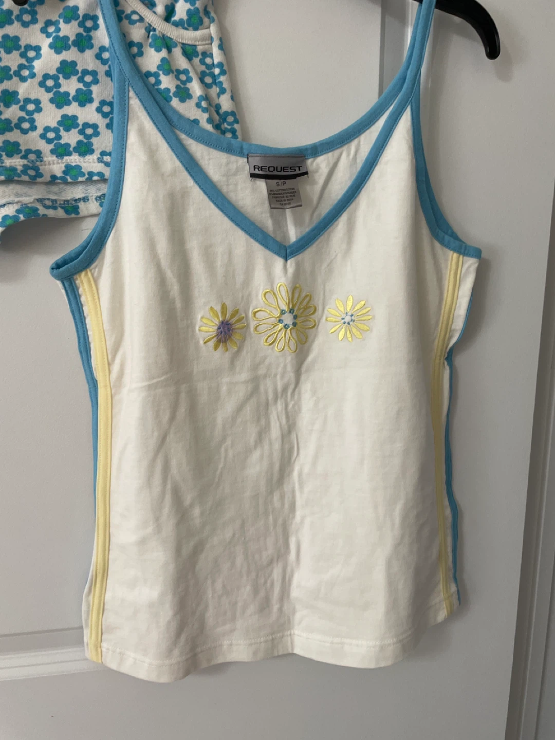 White Floral Tank Top and Shorts Set - photo 2