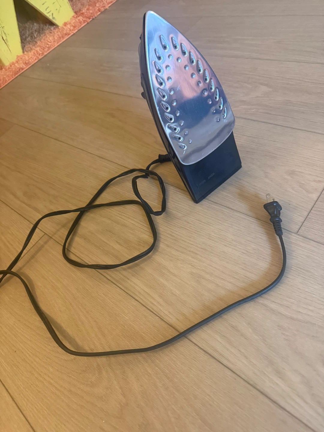 Black Steam Iron - photo 2