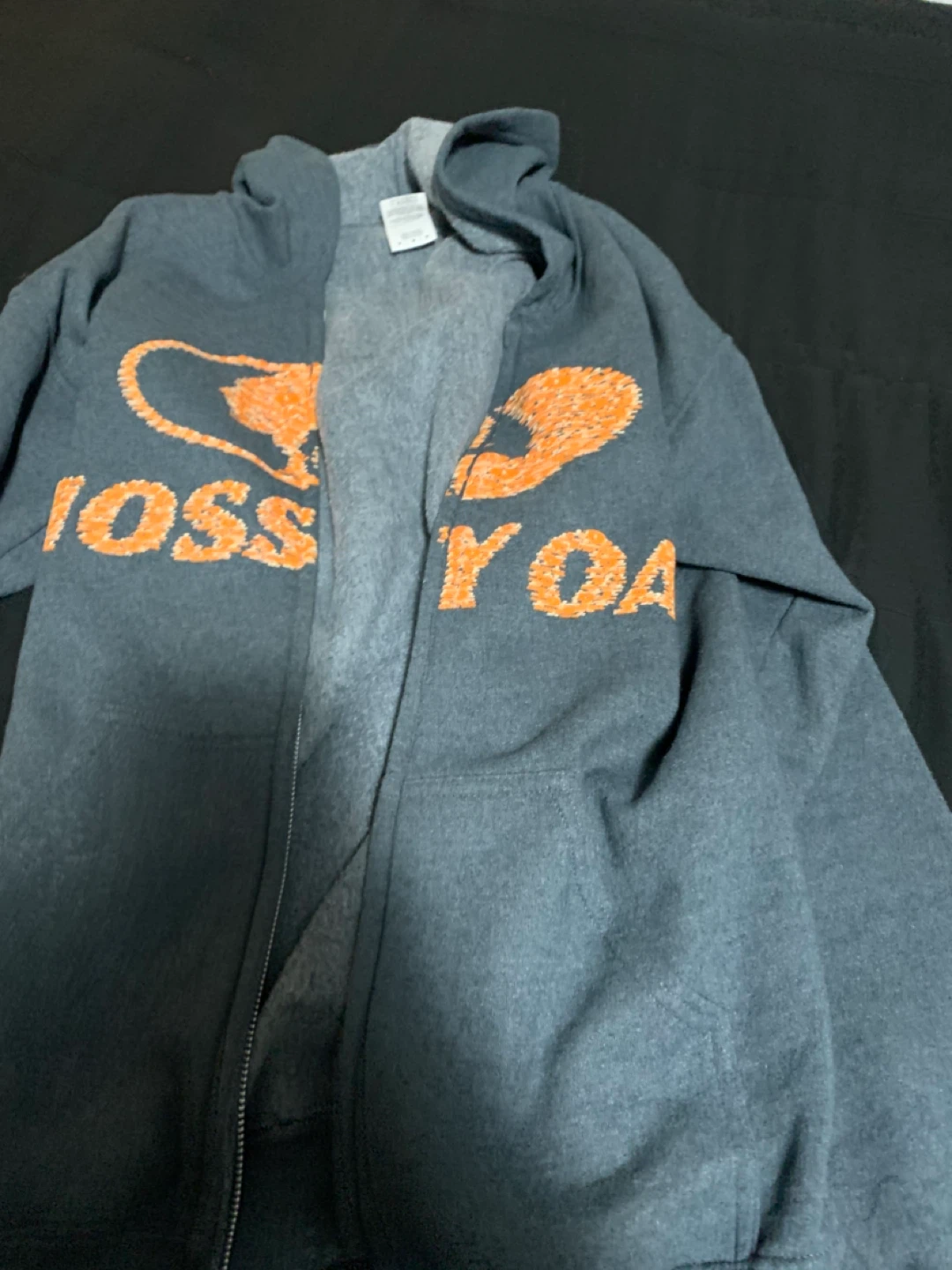 $5 men’s hoodie ( M)